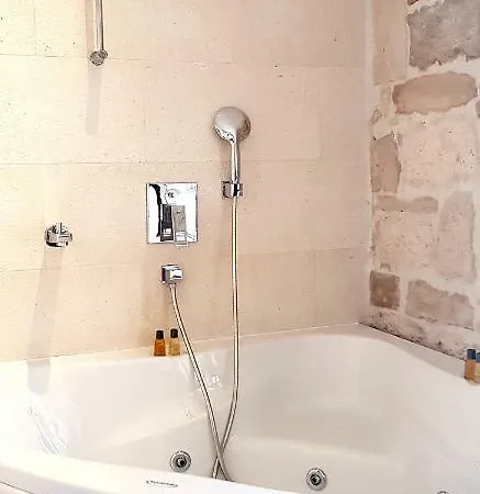 אורחן San Teodoro 4*